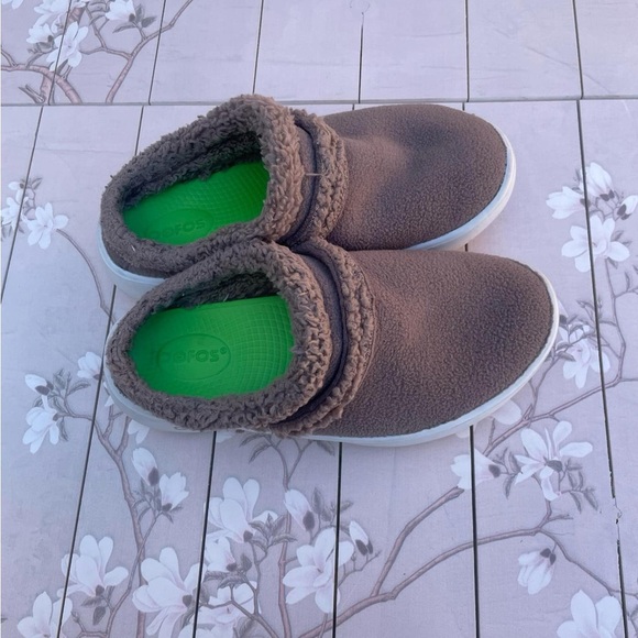 OOcozie mule shoes - Picture 2 of 5